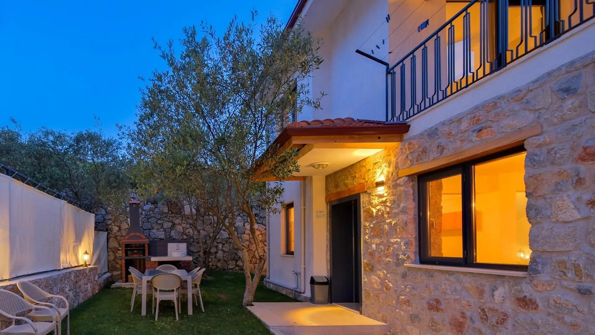 Villa Kizilbella 1, Lueks Havuzlu Korunakli Tas Villa Fethiye